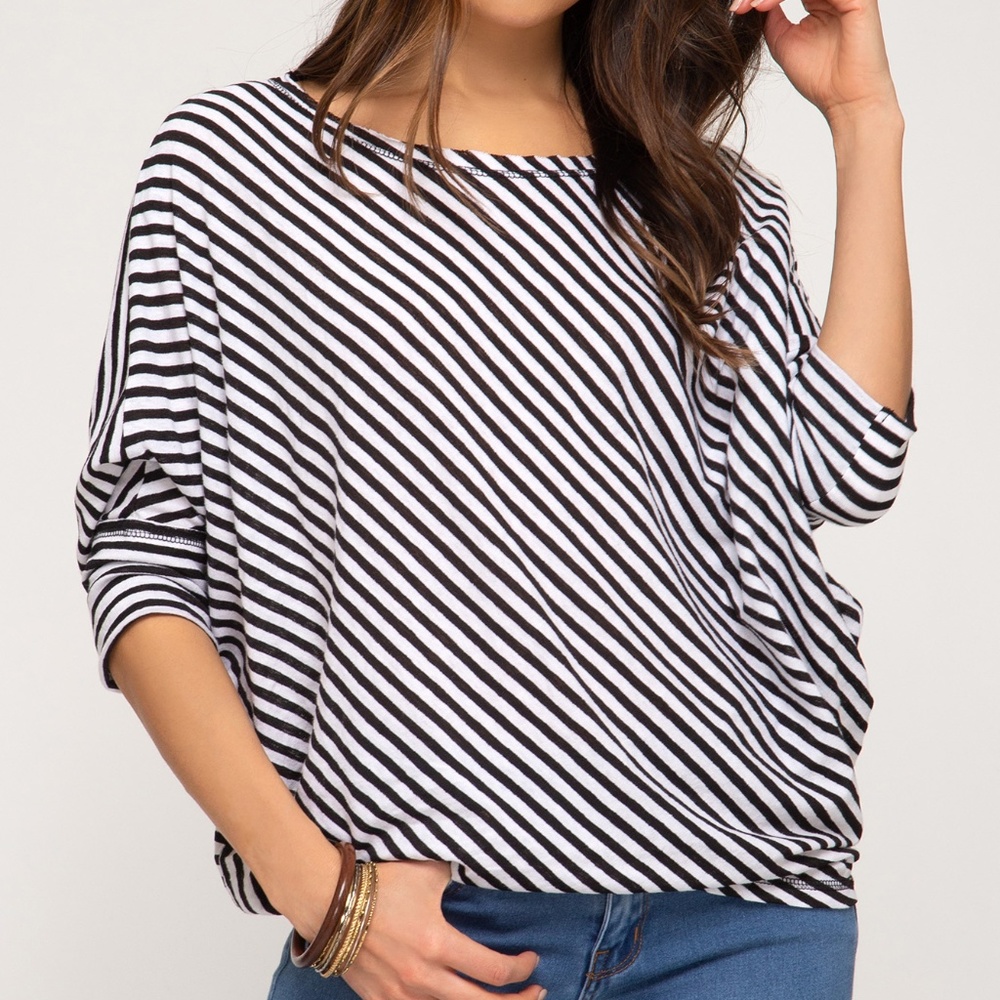 Batwing Black & White oversized slub knit top